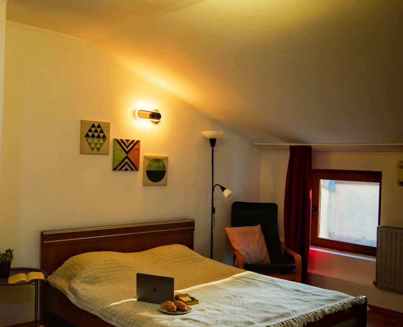 Tailor House - Old Town Bucharest Penthouse Apartment