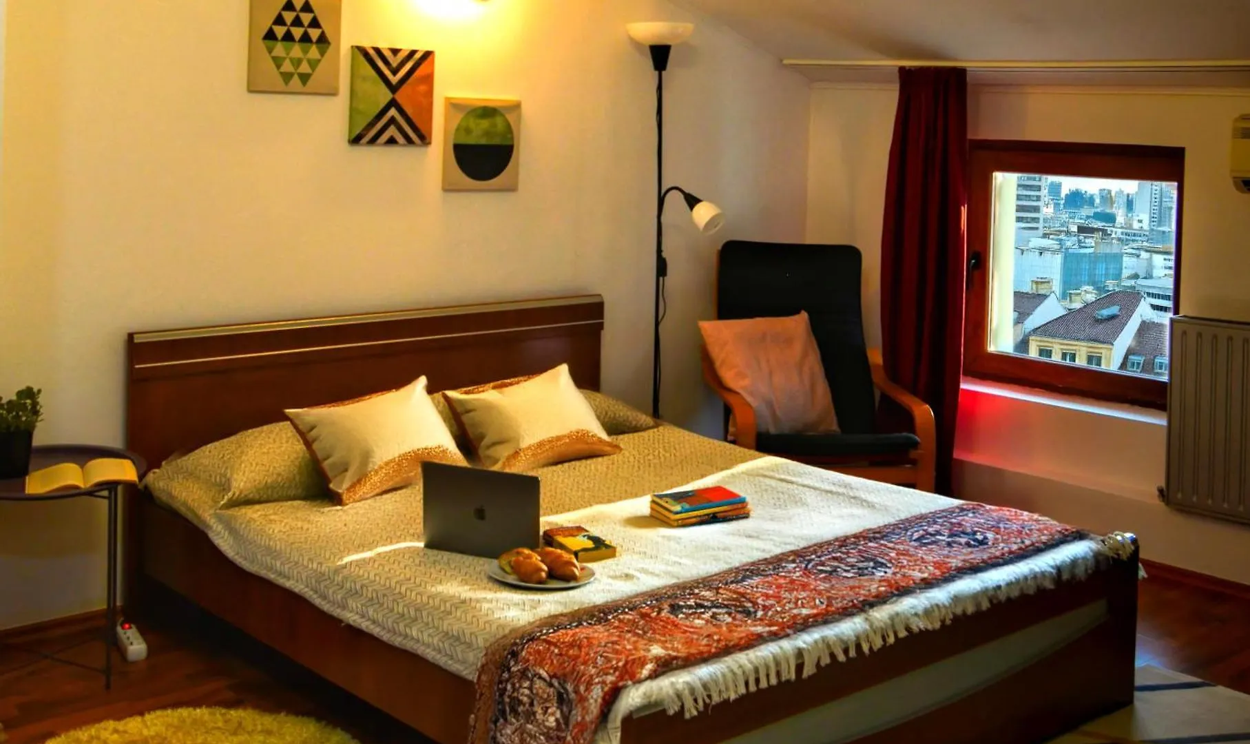 Tailor House - Old Town Bucharest Penthouse Apartment Romania